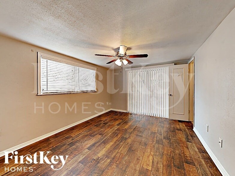 Building Photo - 9220 Lido Ln