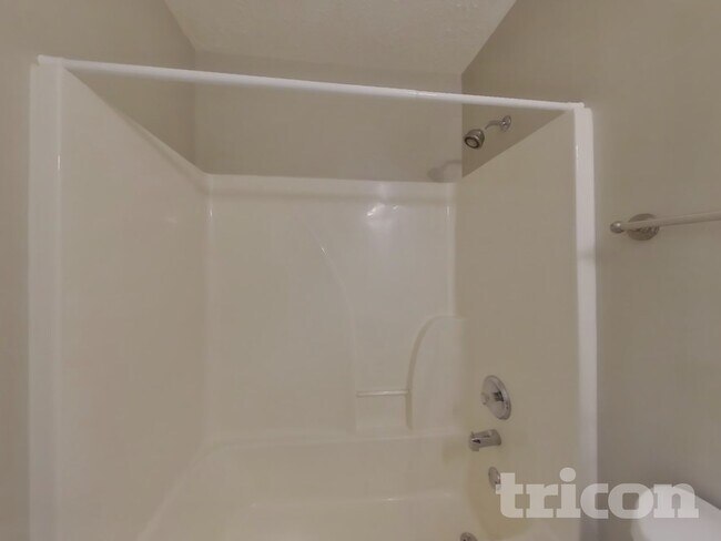 Building Photo - 3011 Deer Trail Dr