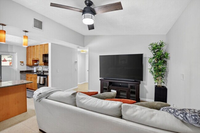 Building Photo - 310 Glen Arbor Terrace