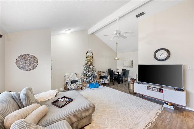 Building Photo - 2920 Hilltop Dr