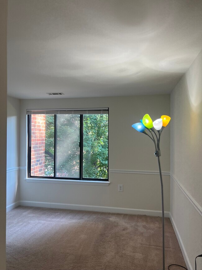Building Photo - 18001 Chalet Dr