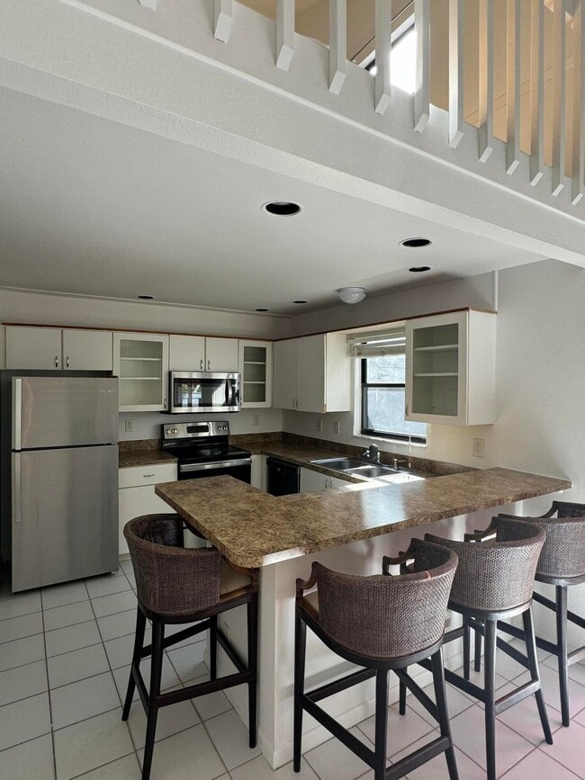 Building Photo - 429 N Cypress Dr