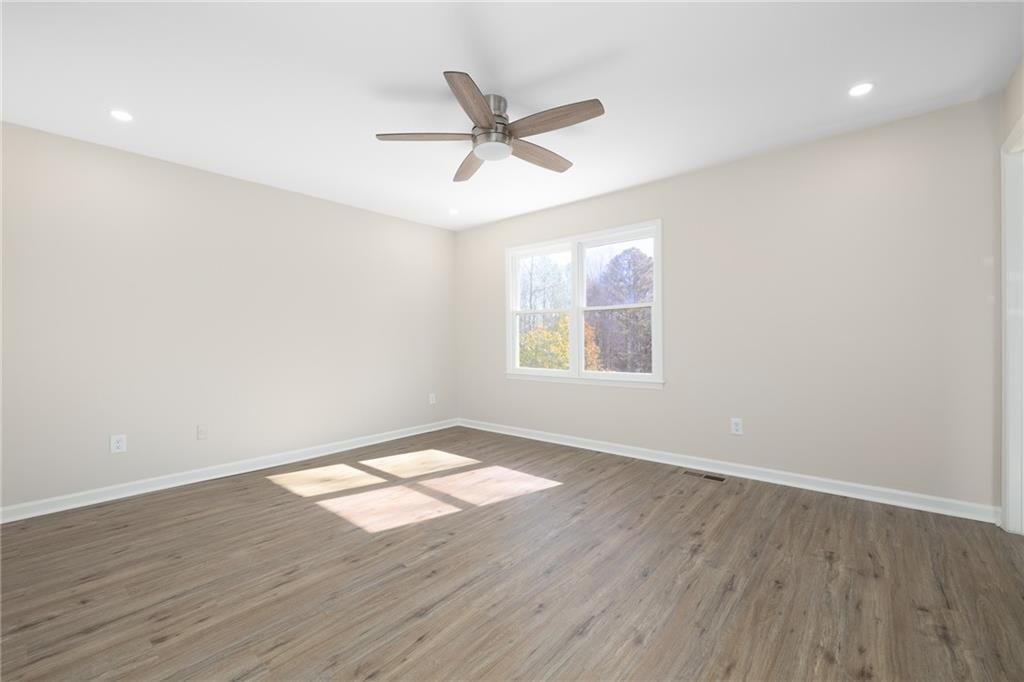 Building Photo - 1854 Cooper Lake Dr SE