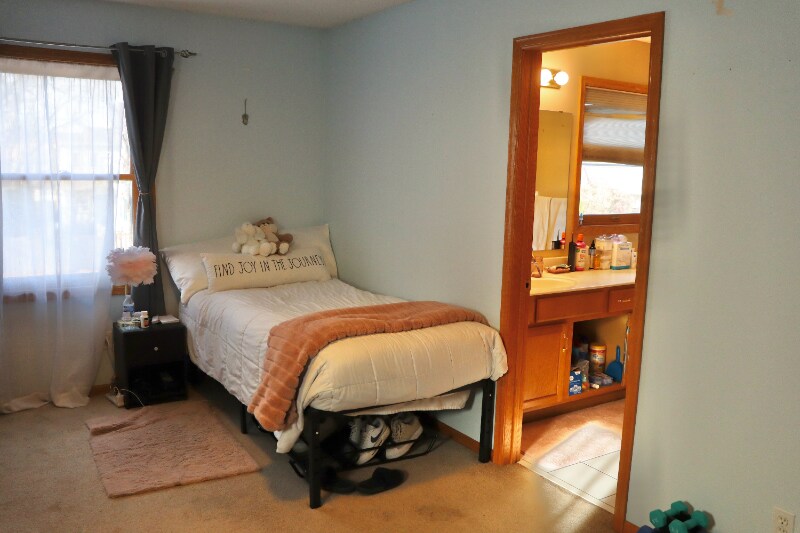 Building Photo - 2221 Polk St NE