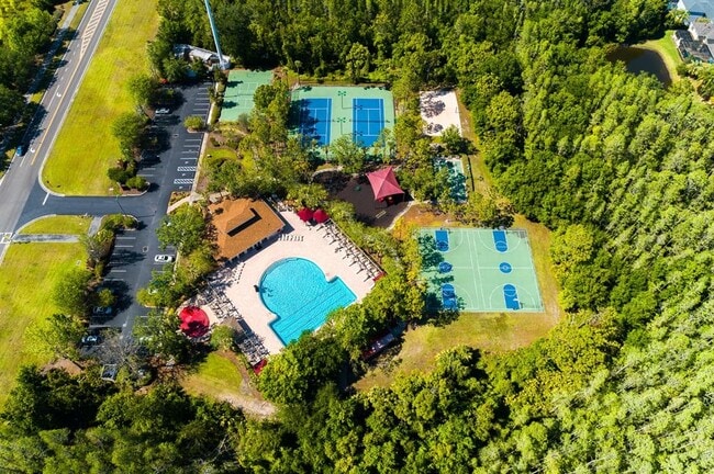 Building Photo - 2256 Pantucket Dr