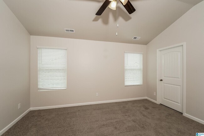 Building Photo - 5860 Mountain View Trl