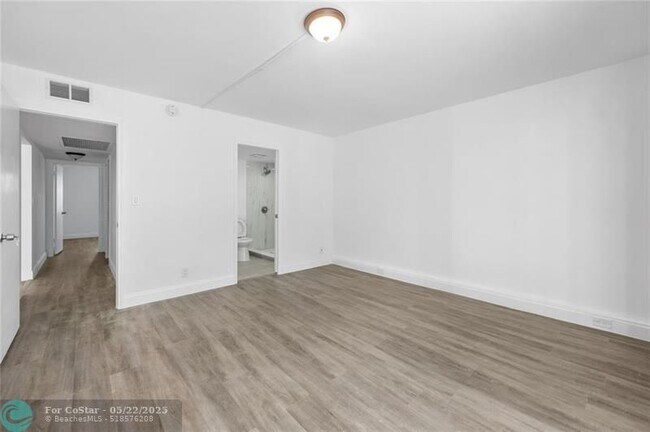 Building Photo - 2202 Lucaya Bend