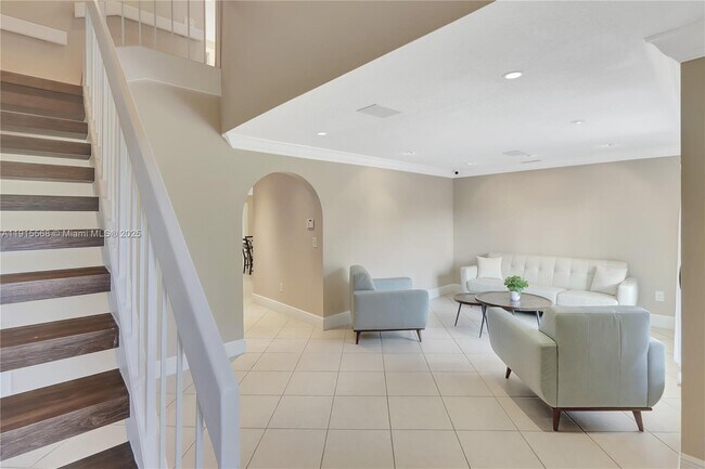 Building Photo - 10365 SW 9th Terrace