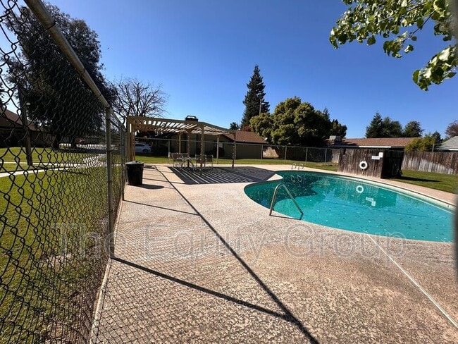 Building Photo - 1930 E Harold Ave