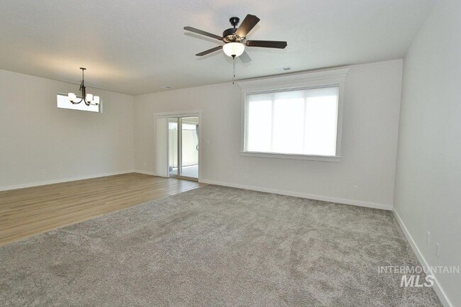 Building Photo - Gorgeous, Sparkling Clean Home, 15 Minutes...