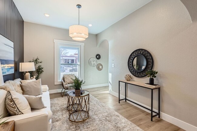 Building Photo - First 3 months discounted rent!