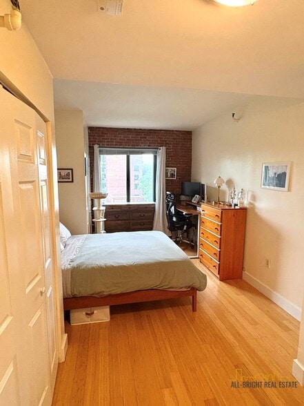 Building Photo - 42 Eighth St. Unit 2304