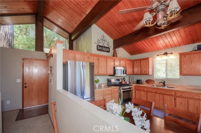 Building Photo - 828 Fern Dr
