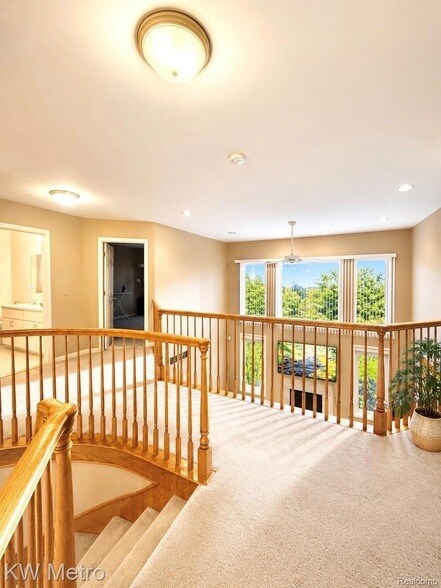 Building Photo - 1176 Cadmus Dr