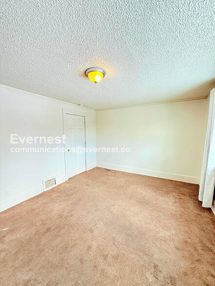 Building Photo - 9353 Kentucky St