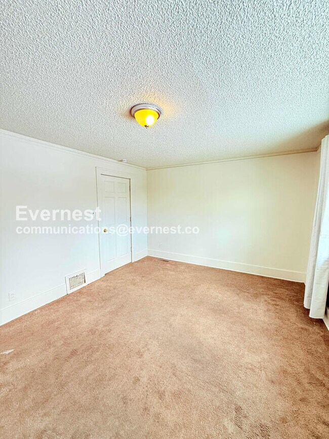 Building Photo - 9353 Kentucky St