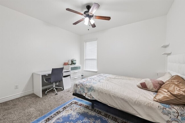 Building Photo - 6515 Sterling Shores Ln