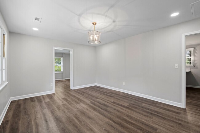 Building Photo - Charming, Newly Remodeled 3 BR, 1.5 BA Home with Fenced Yard on Large Private Lot