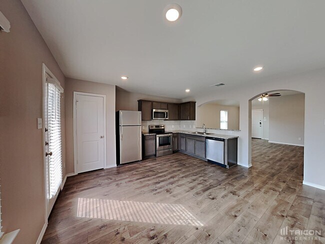 Building Photo - 2514 Henley Dr