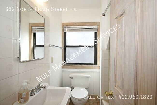 Building Photo - 3 Bed, 3 Bath Apartment in Oakland