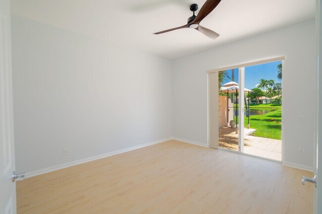 Building Photo - 4786 Blossom Dr