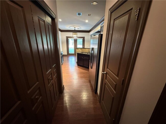 Building Photo - 1095 Township Cir