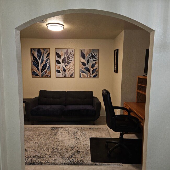 Building Photo - 4174 S Sunflower Dr