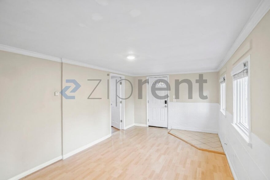 Building Photo - 228 Los Gatos Blvd