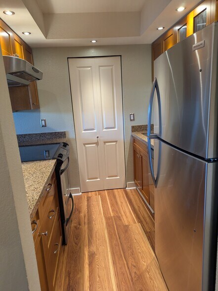 Building Photo - 937 N 200th St