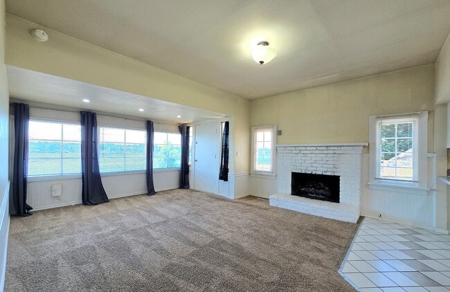 Building Photo - 3 Bedroom Home in Lake Stevens Available Now!