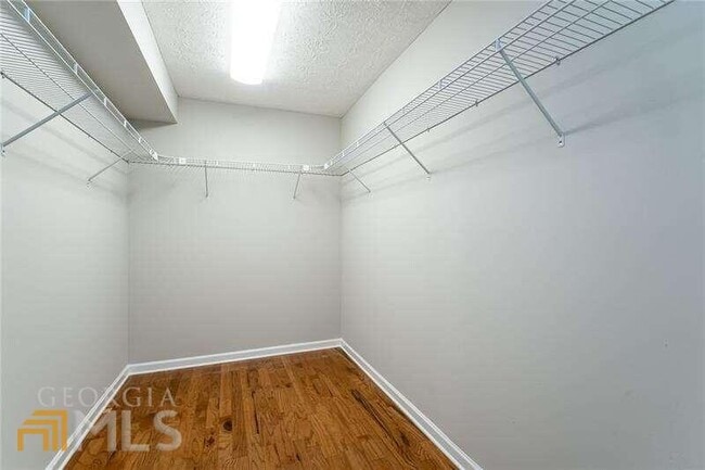 Building Photo - 306 Wynnes Ridge Cir SE