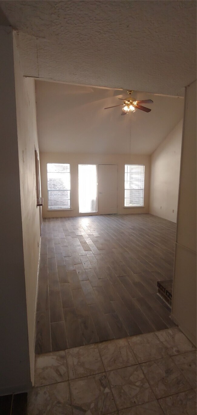Primary Photo - 10822 Lynbrook Dr