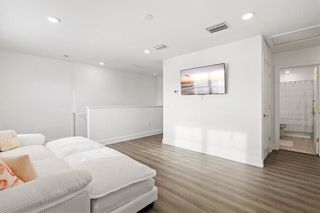 Building Photo - 16235 Pine Mist Dr