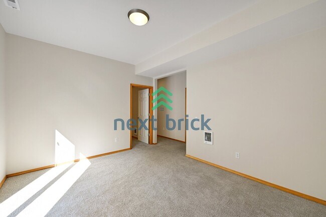 Building Photo - Spacious 4-Bed Retreat in Lynnwood with 3.5 Baths and 2,224 Sq. Ft. of Comfort!