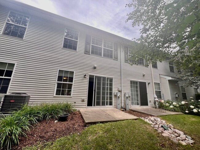 Building Photo - 2407 Stoughton Cir