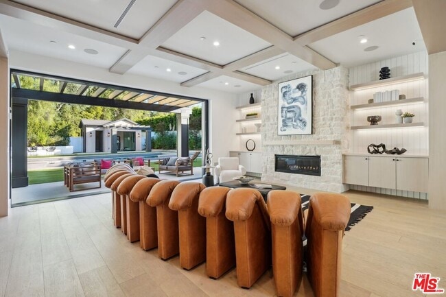 Building Photo - 5124 Calvin Ave