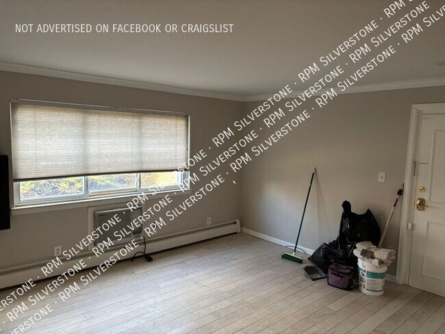 Building Photo - 801 Plate St