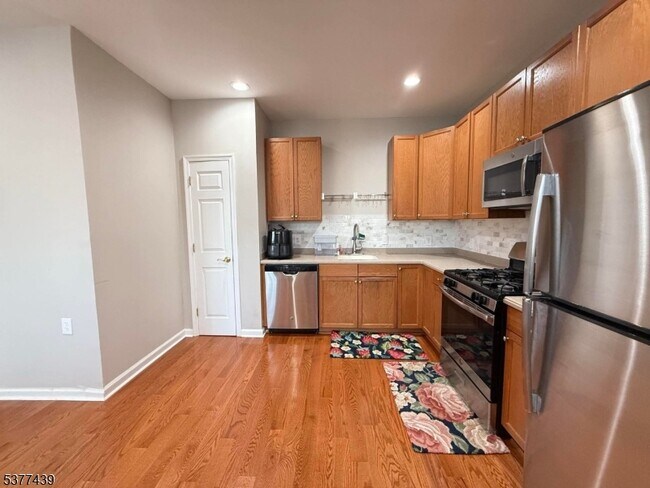Building Photo - 155 Conover Terrace