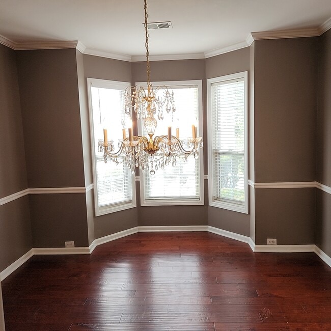 Building Photo - 807 Andora Way SW