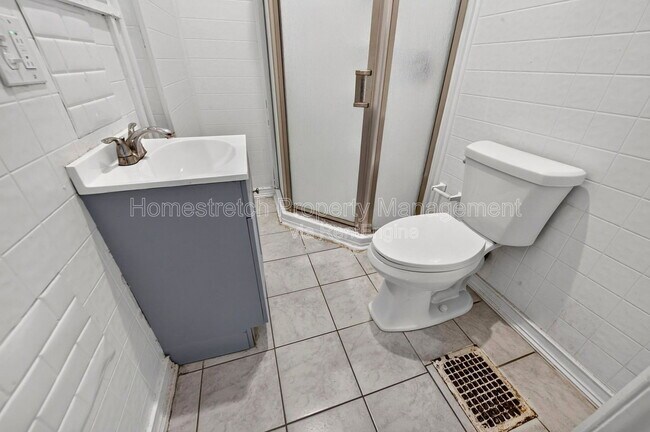 Building Photo - 4446 Itaska St