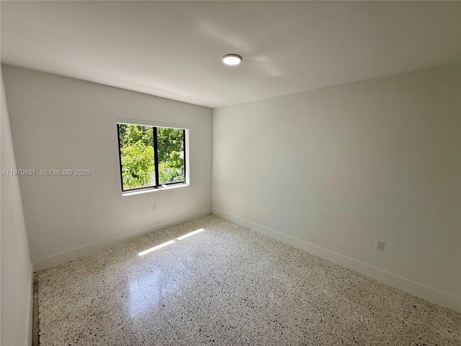 Building Photo - 180 NE 57th St