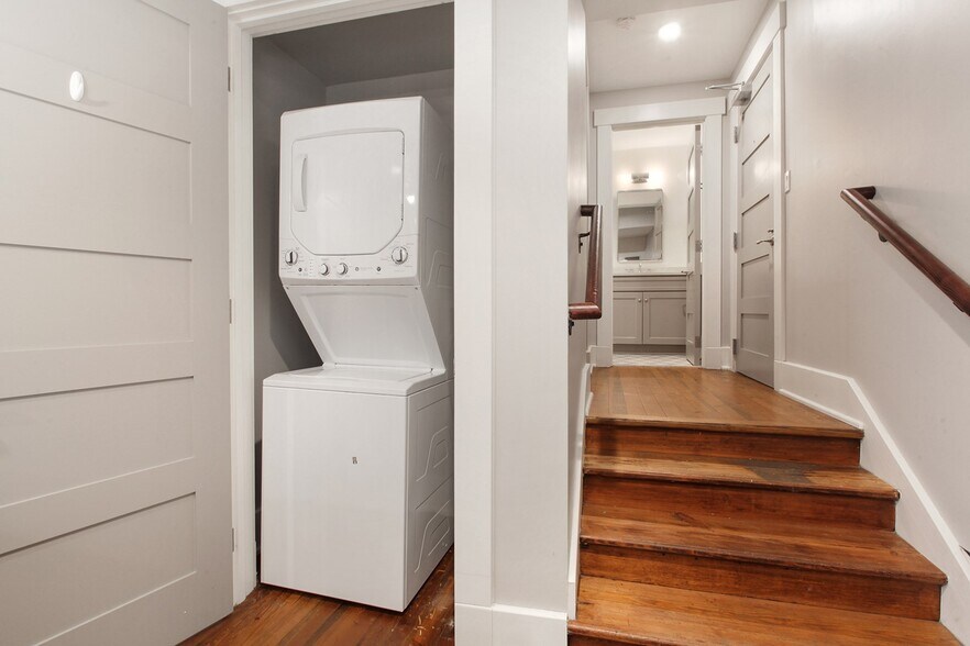 Building Photo - 1215 Louisiana Ave