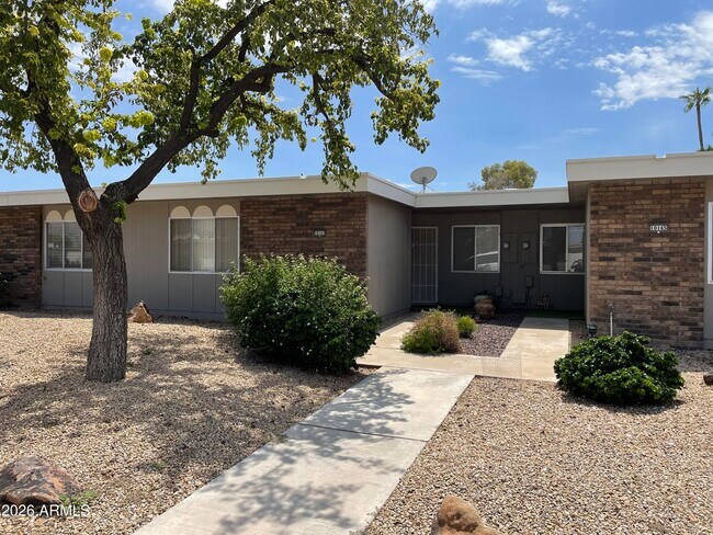 Building Photo - 10141 W Campana Dr