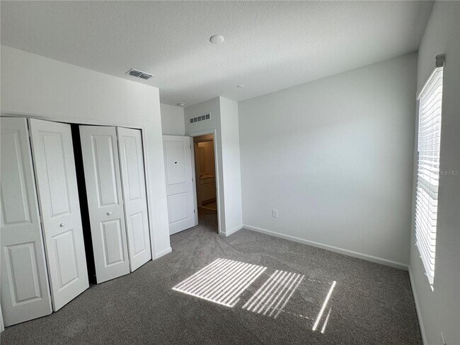 Building Photo - 2318 White Buffalo St