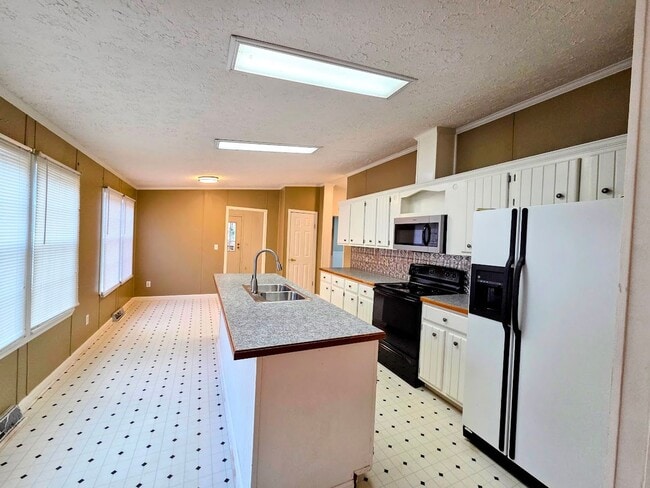 Building Photo - 3 Bedroom Mobile Home in Williamston