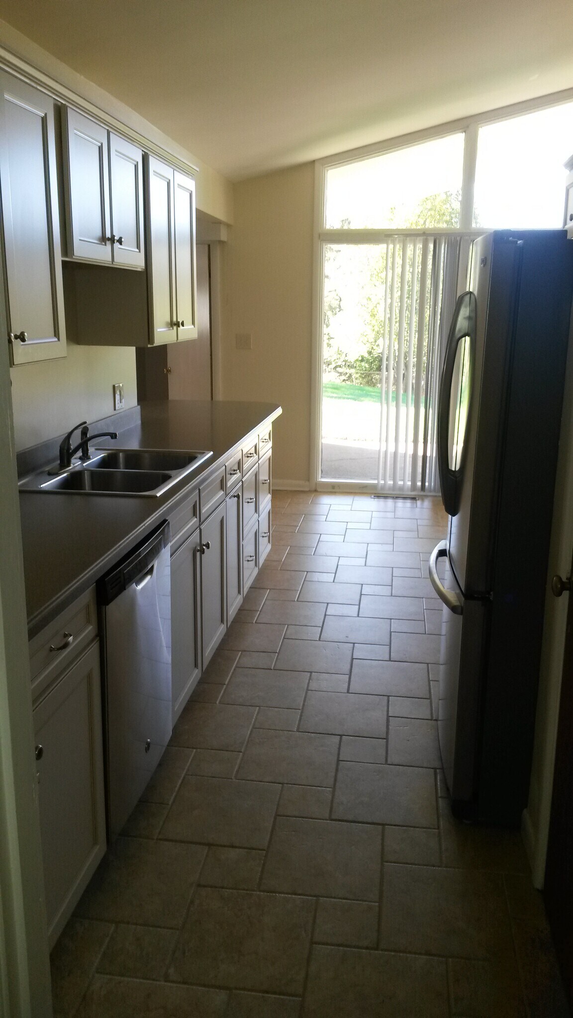 Building Photo - 28 Drumlins Ter