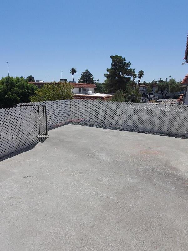 Building Photo - 1008 Willow Tree Dr
