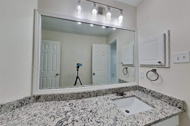 Building Photo - 1418 Summer Rain Dr