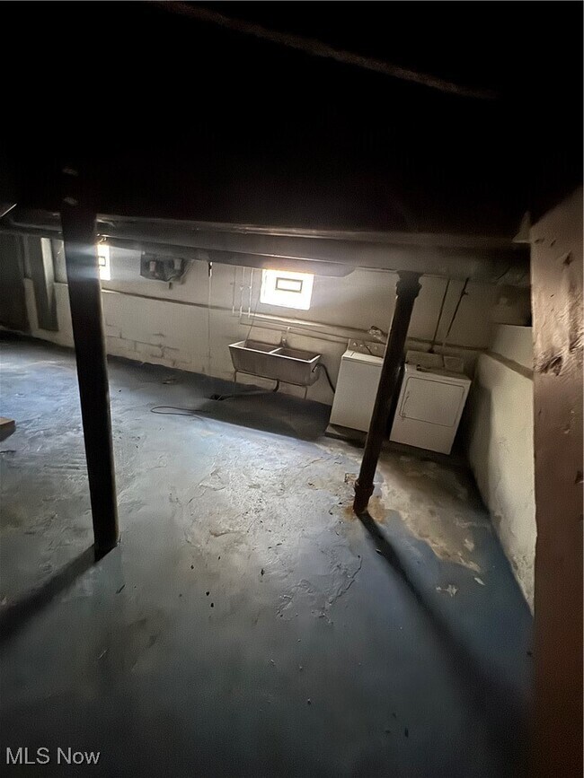 Building Photo - 3660 E 76th St