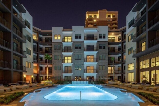 Building Photo - 4641 Montrose Blvd